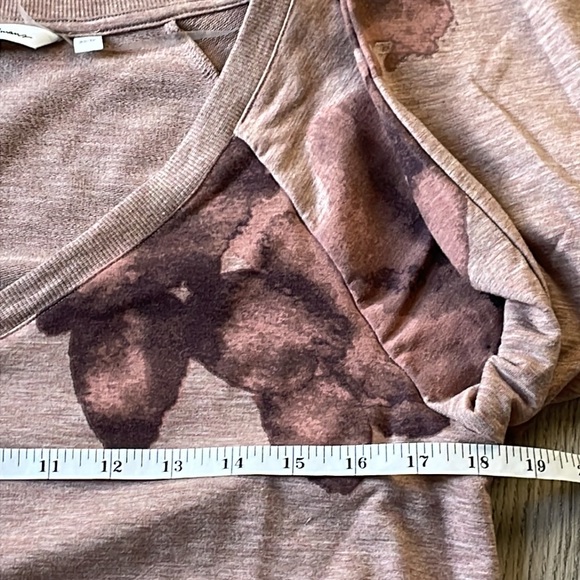 Beautiful Floral V-Neck Sweatshirt - Picture 2 of 5